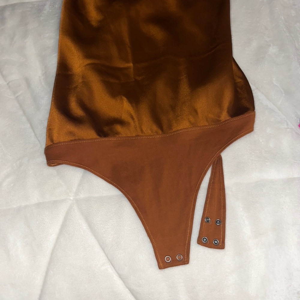 Abercrombie and Fitch COPPER BODYSUIT 🍁🍁 beautiful silk and perfect for fall - Picture 2 of 4